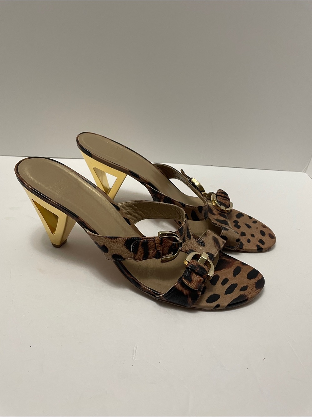 Stuart Weitzman Leopard Print Sandals  Gold Triangle Heel Sz 11M
